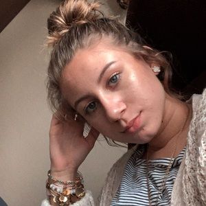 Meet your Posher, Briana